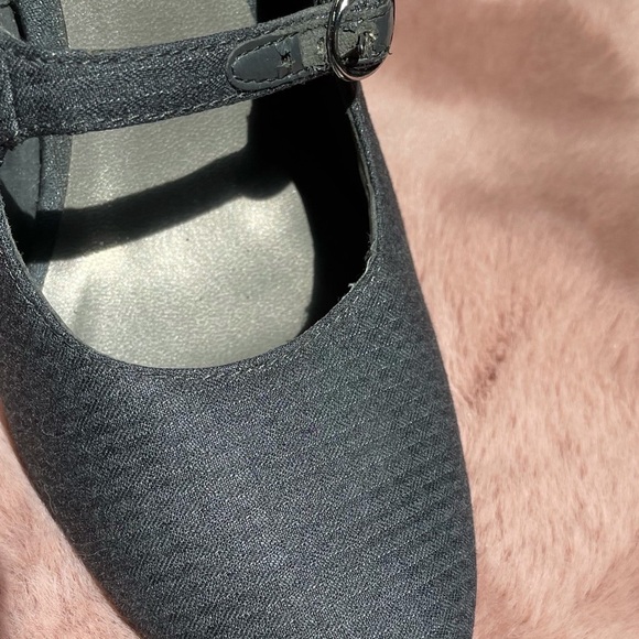 Ann Marino teacher grey heels. - Picture 4 of 9